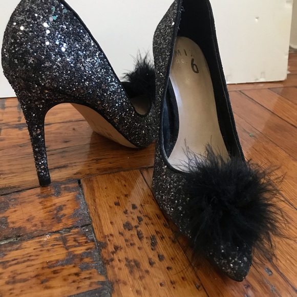 Fun sparkle heels with pompom fluff! - Picture 2 of 5